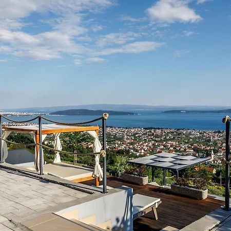 Villa Blue Hill Kastela Bagian luar foto