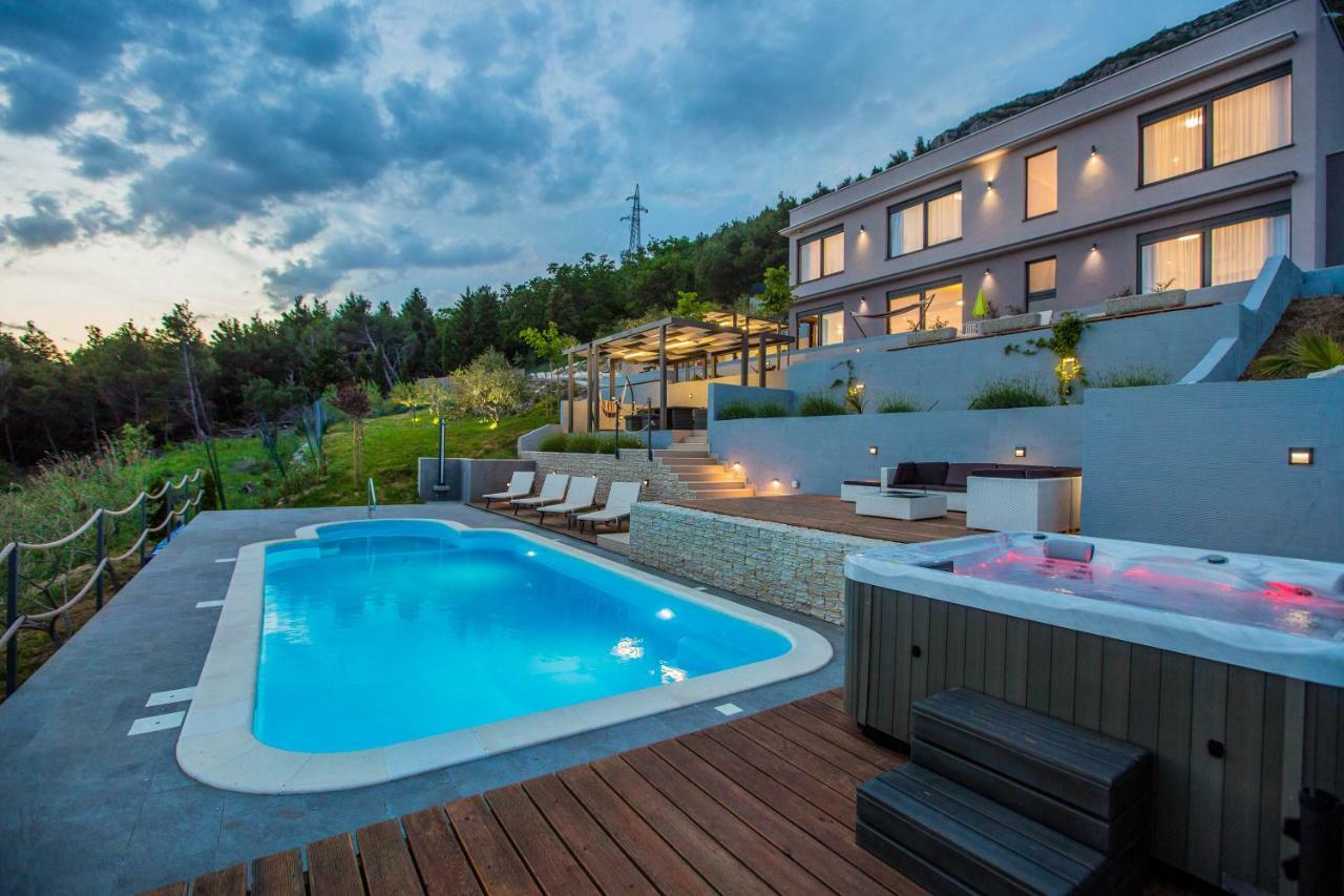 Villa Blue Hill Kastela Bagian luar foto