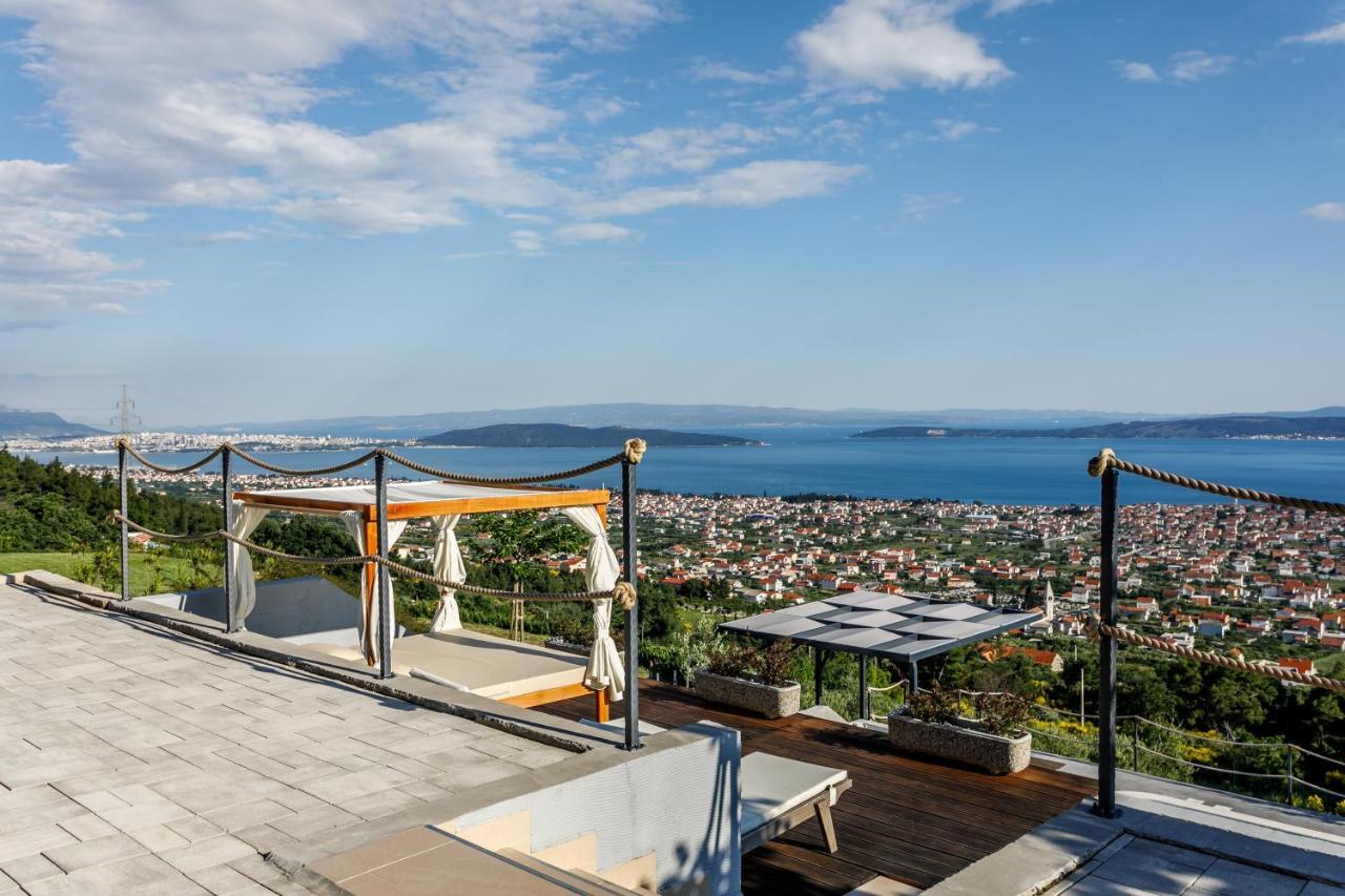 Villa Blue Hill Kastela Bagian luar foto